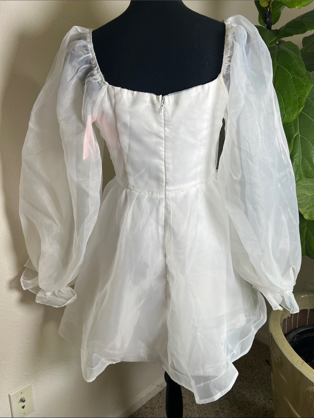 Hello Molly White STORY BOOK LONG SLEEVE MINI DRESS New with Tags Size: L 8 - Picture 7 of 16